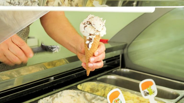 Image of an ice-cream scooper working